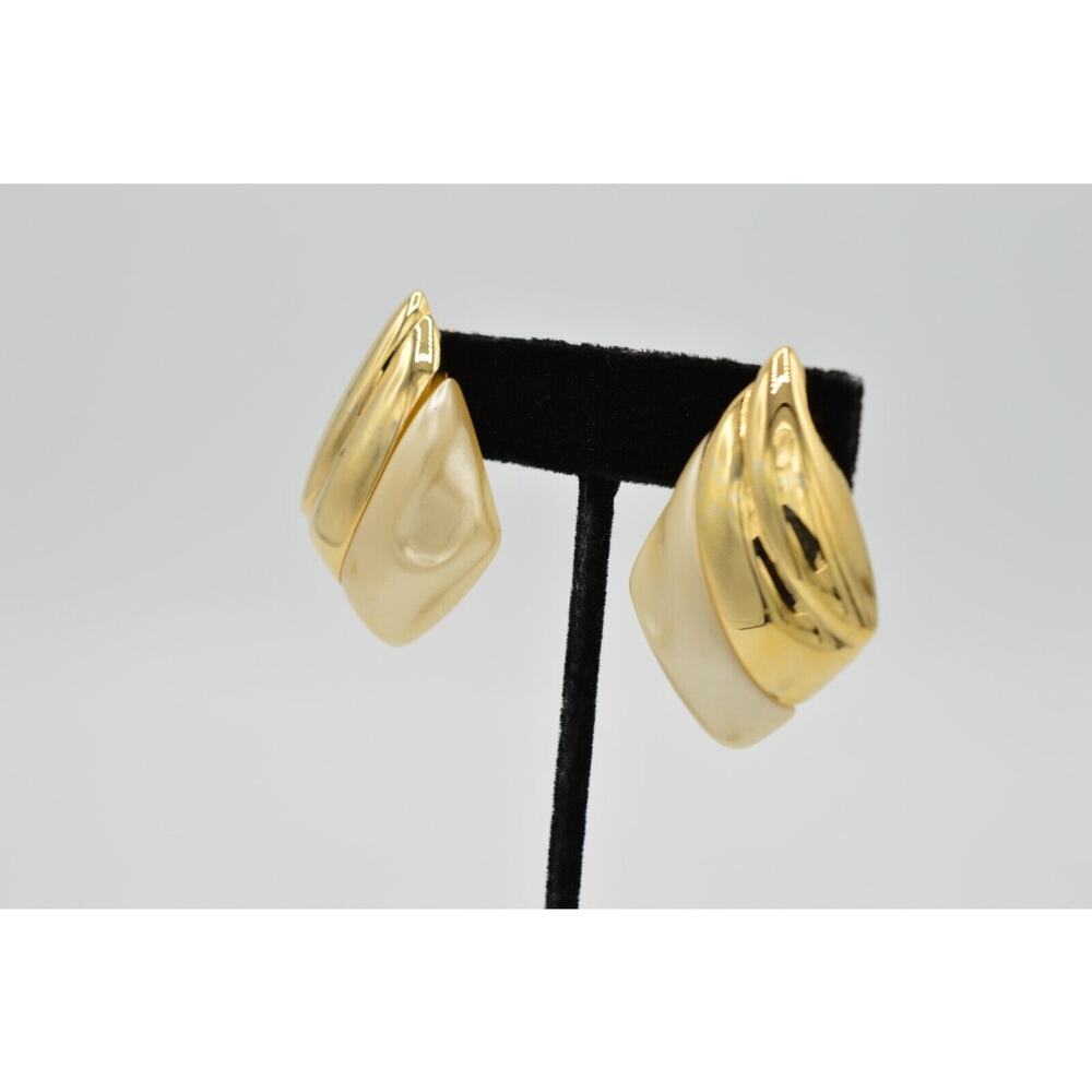 Vintage Statement Clip On Earrings Gold White Frosted Pearl Chunky 1.5" 1980s 9G - Picture 4 of 10